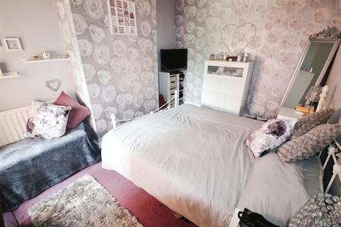 56 Hickman Road, Galley Common, Nuneaton, CV10 9NQ