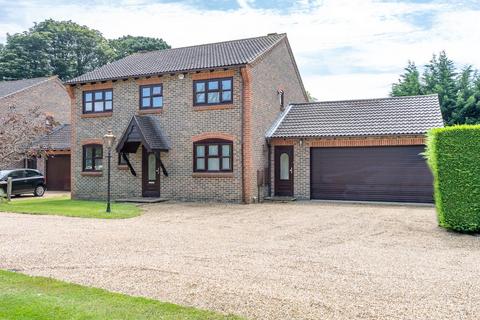 4 bedroom detached house for sale, The Spinney, Aldwick, Bognor Regis