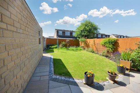 16 Broad Acres, Gillingham, SP8 4SB