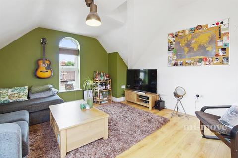 2 bedroom flat for sale, William Road, Sutton