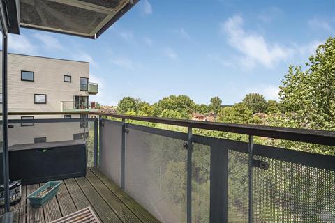 26 Otter Drive, Carshalton, SM5 2FH