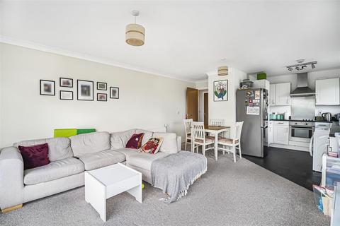 26 Otter Drive, Carshalton, SM5 2FH