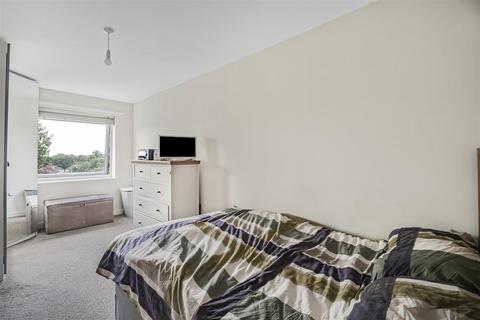 26 Otter Drive, Carshalton, SM5 2FH