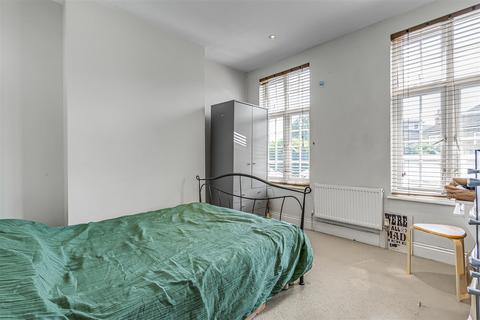 2 bedroom flat for sale, Colston Road, East Sheen, SW14