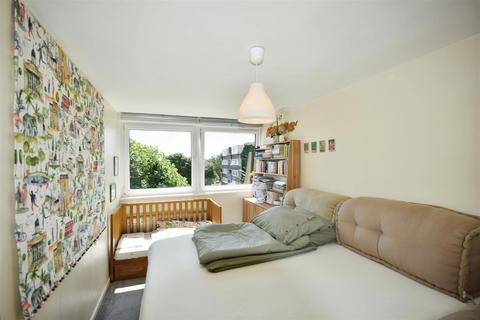 1 bedroom apartment to rent, Nero Court, Brentford