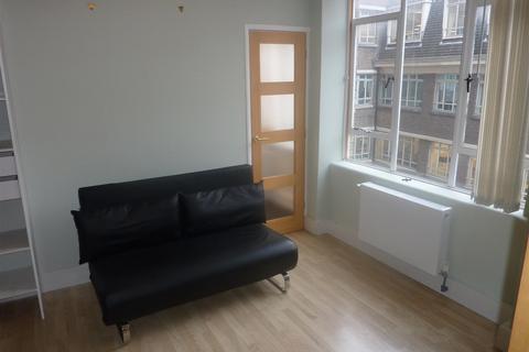 Studio to rent, Florin Court, London EC1M