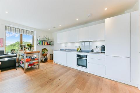 2 bedroom flat for sale, Cavendish Road, Colliers Wood SW19