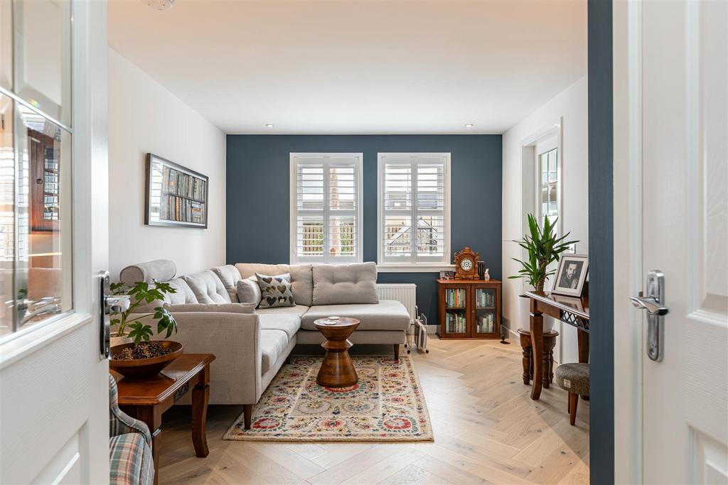 18 John Collins Crescent 12.jpg