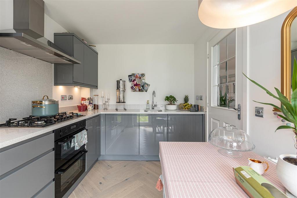 18 John Collins Crescent 30.jpg