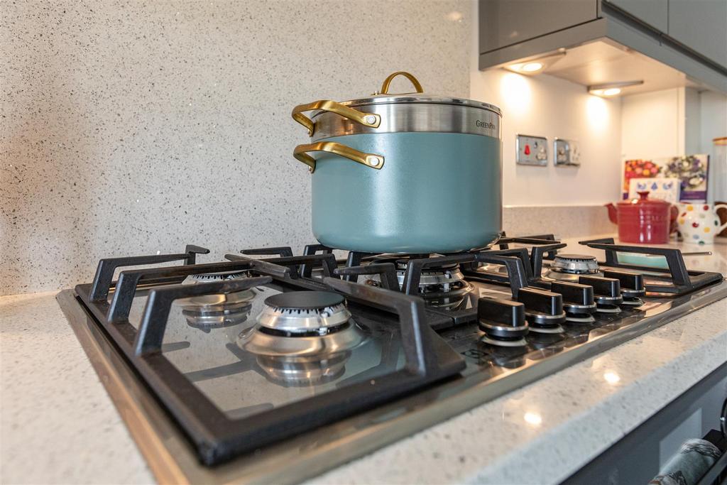 18 John Collins Crescent 32.jpg