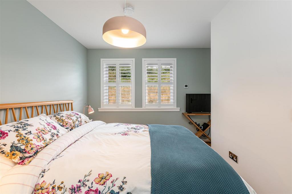 18 John Collins Crescent 35.jpg