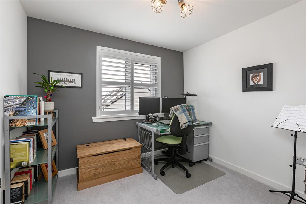 18 John Collins Crescent 45.jpg