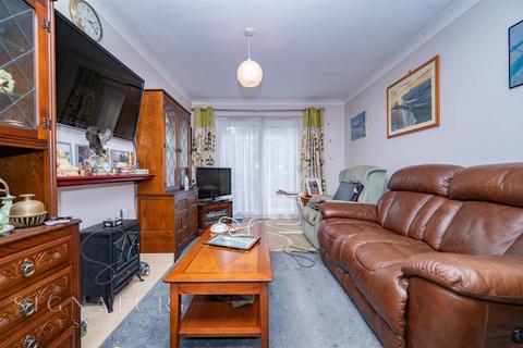 2 bedroom terraced bungalow for sale, De Havilland Way, ABBOTS LANGLEY