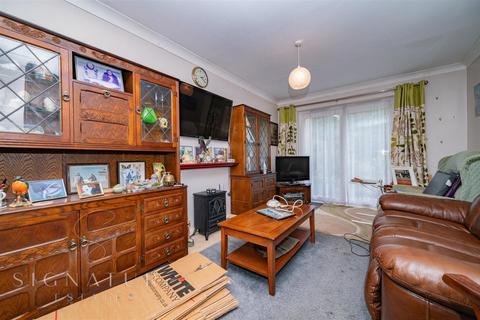 2 bedroom terraced bungalow for sale, De Havilland Way, ABBOTS LANGLEY