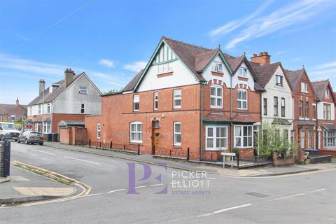 3 bedroom semi-detached house for sale, Hurst Road, Hinckley LE10