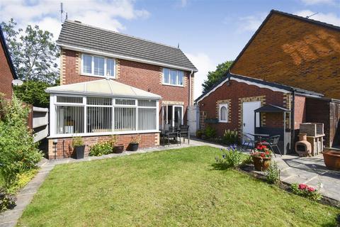 3 bedroom detached house for sale, Tilia Close, Hull