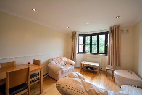 1 bedroom flat to rent, Lydford Road, London