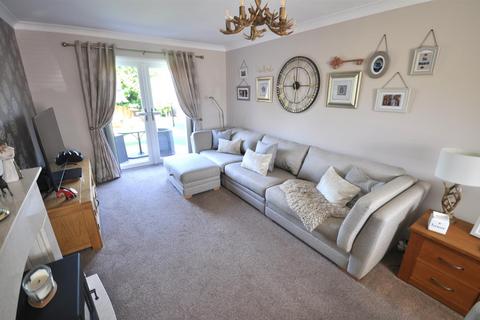 10 Canal View, Thorne, Doncaster, DN8 5GE