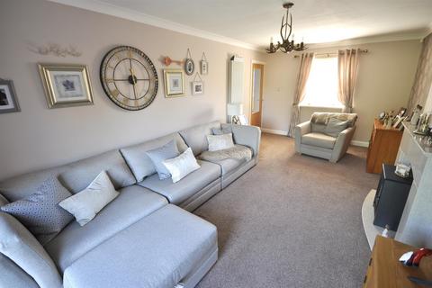10 Canal View, Thorne, Doncaster, DN8 5GE