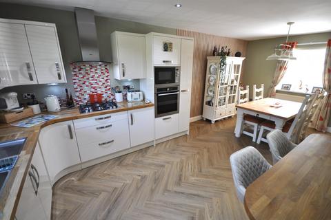 10 Canal View, Thorne, Doncaster, DN8 5GE