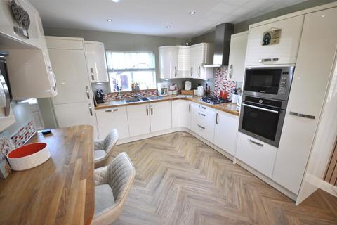 10 Canal View, Thorne, Doncaster, DN8 5GE