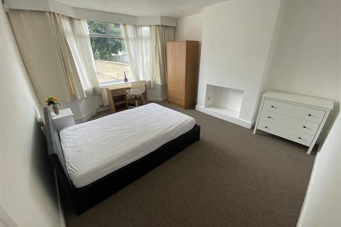 7 bedroom semi-detached house to rent, BPC00417 *STUDENT PROPERTY* Monks Park Avenue, Monks Park , Bristol
