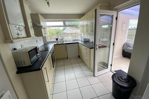 7 bedroom semi-detached house to rent, BPC00417 *STUDENT PROPERTY* Monks Park Avenue, Monks Park , Bristol