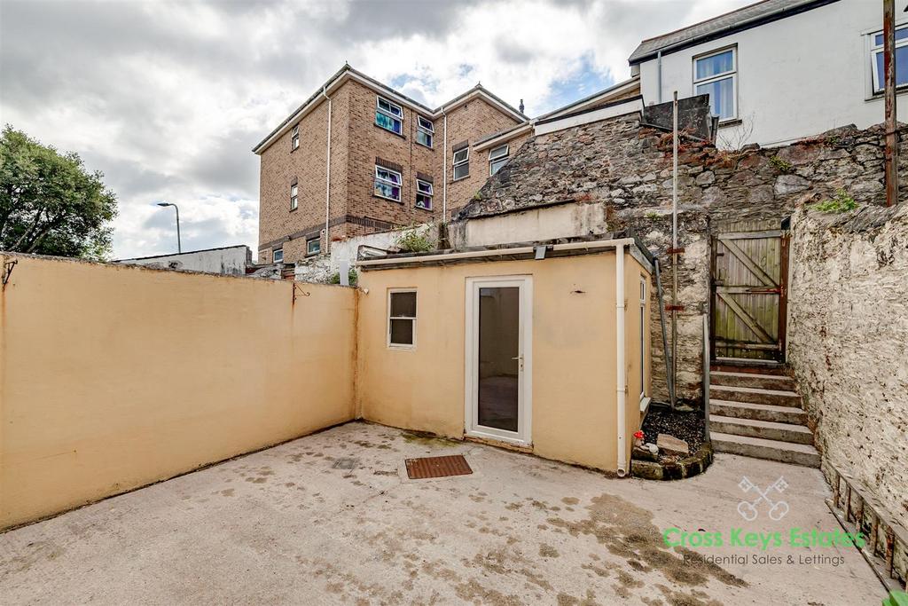 Enclosed Rear Courtyard