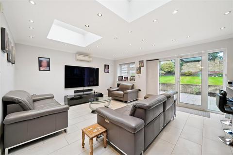 4 bedroom detached house for sale, Bengeworth Road, Harrow