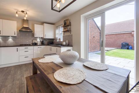 20 Wakelin Way, Lichfield, WS13 6UG