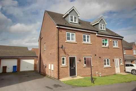 4 bedroom semi-detached house for sale, Cherry Avenue, Hessle