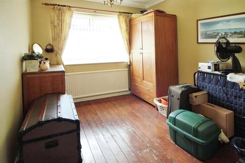 3 bedroom detached bungalow for sale, Holmsley Garth, Leeds LS26