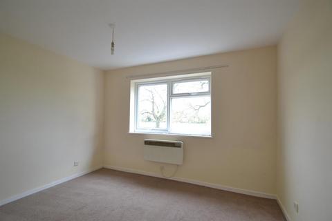 2 bedroom apartment to rent, Ravenshurst Avenue, Hendon