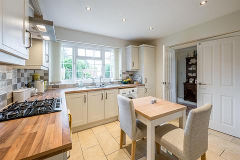 undefined, Stourton Crescent, Stourton, DY7 6RR