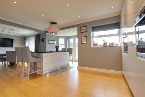 4 bedroom detached house for sale, The Meadows, Brandesburton, Driffield