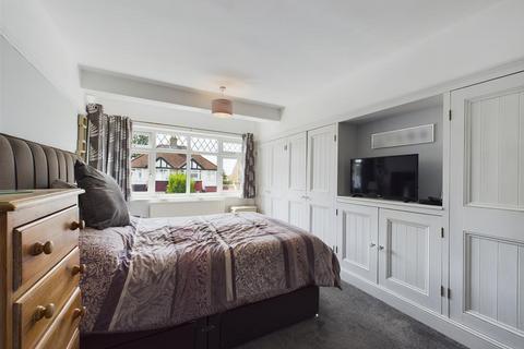 7 Thornton Crescent, Coulsdon, CR5 1LJ