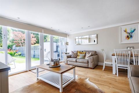 8 Highfield Green, Epping, CM16 5HB