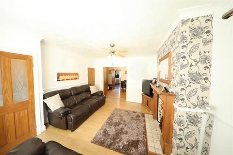 3 bedroom end of terrace house for sale, Linkfield Road, Hull