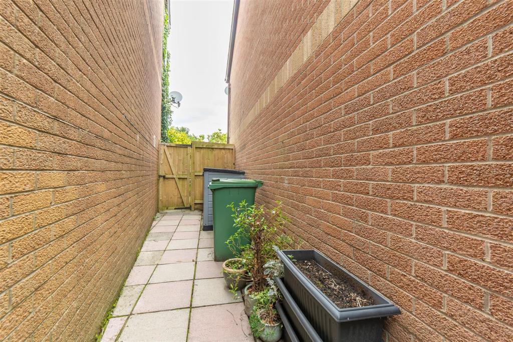 72 Oaklands View-25.jpg