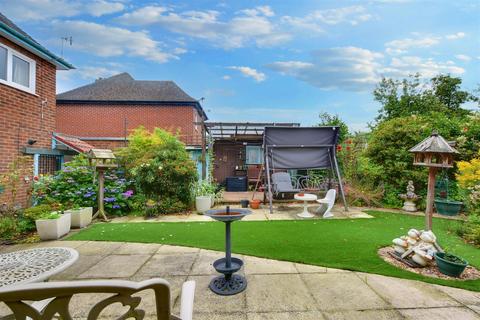 101 Bar Lane, Nottingham, NG6 0HT