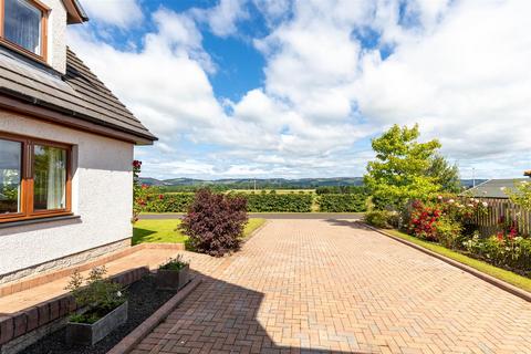 87 Elm Street, Errol, Perth, PH2 7SQ