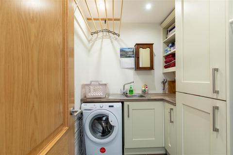 87 Elm Street, Errol, Perth, PH2 7SQ