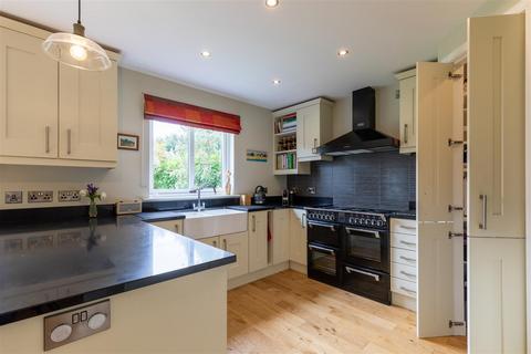87 Elm Street, Errol, Perth, PH2 7SQ