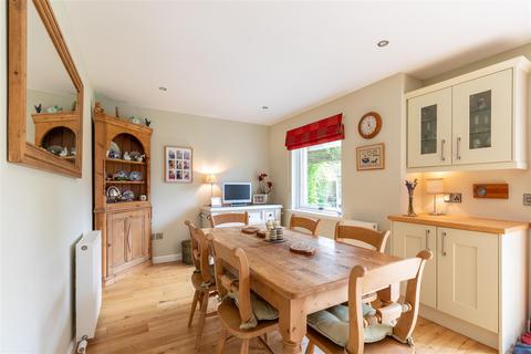 87 Elm Street, Errol, Perth, PH2 7SQ