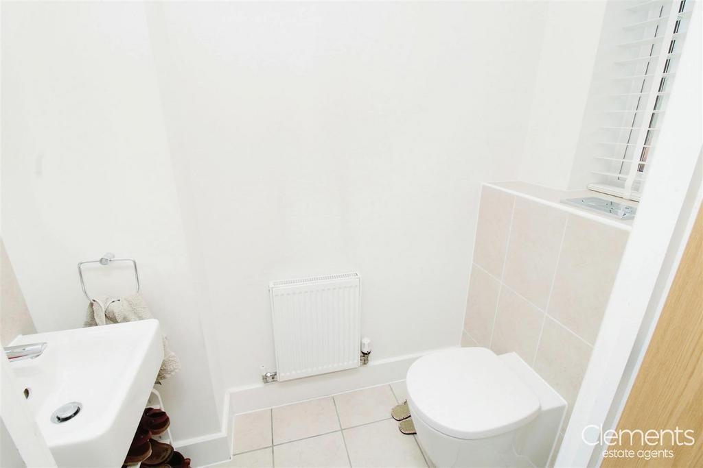 43562aa3-cloakroom.JPG
