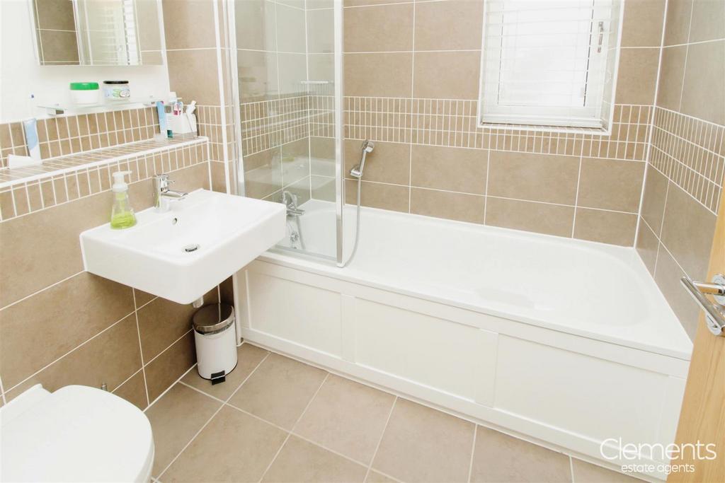F7e46d98-bathroom.JPG
