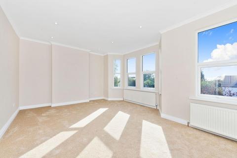 4 bedroom semi-detached house to rent, Kingsley Avenue, Ealing, W13