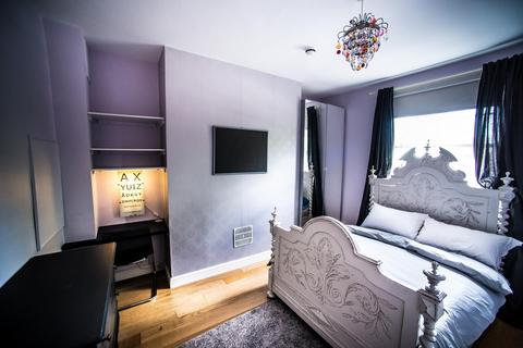 6 bedroom terraced house to rent, *£140pppw excl bills* Wellington Terrace, Lenton, NG7 1NH