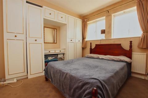 4 Reston Path, Borehamwood, WD6 5AU