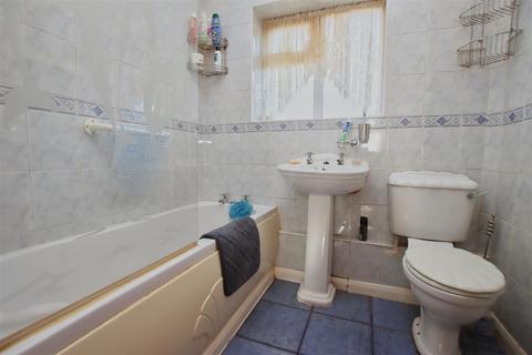 4 Reston Path, Borehamwood, WD6 5AU